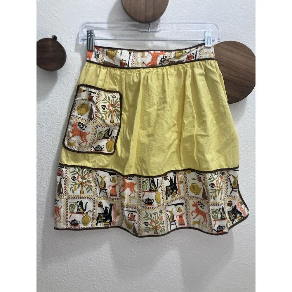 Vintage Yellow Half Apron Pocket 70s Retro Kitsch Stove & Tea Kettle Design